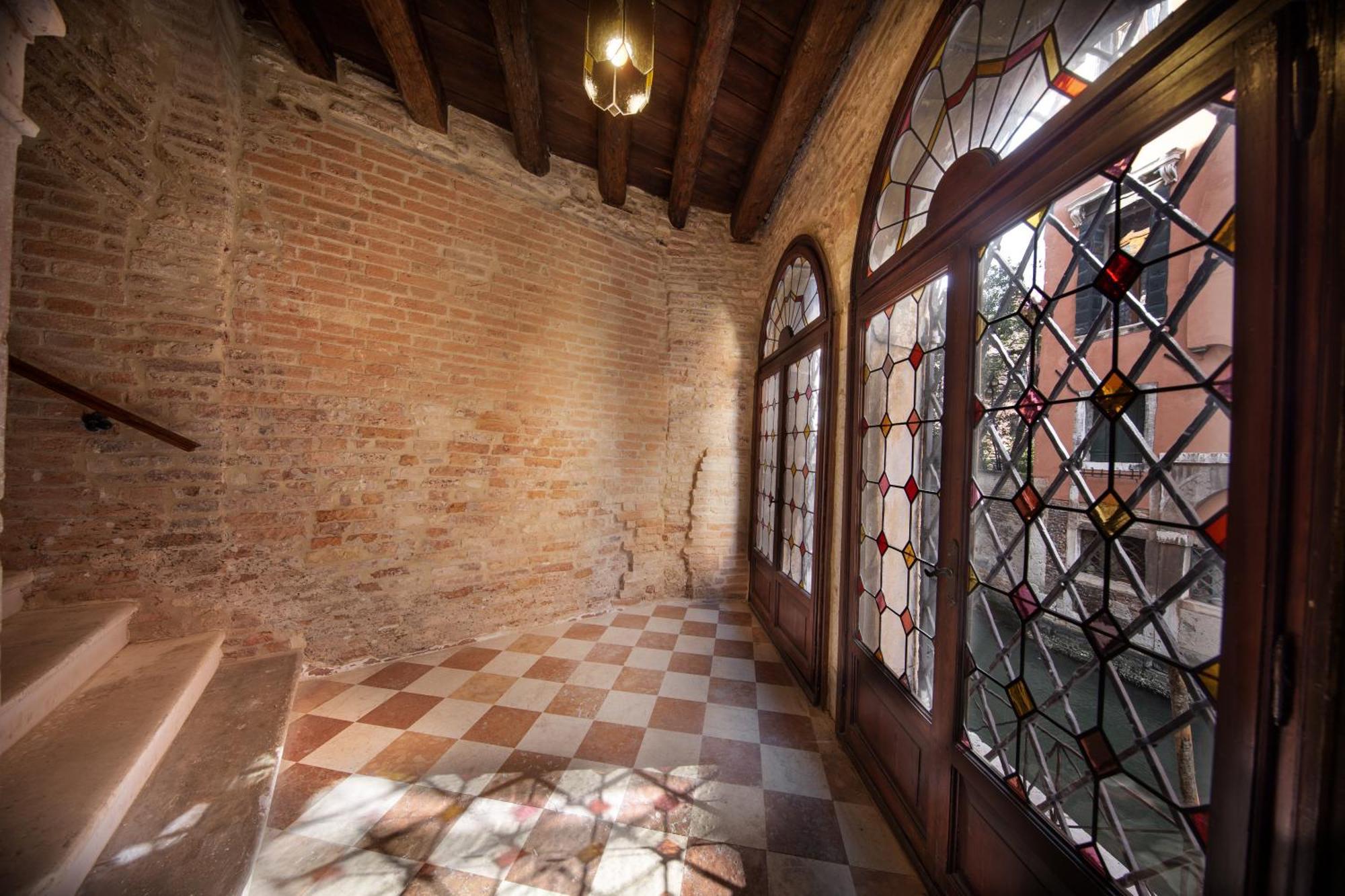 Do Leoni Apartament