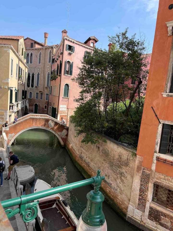 Do Leoni Apartament *