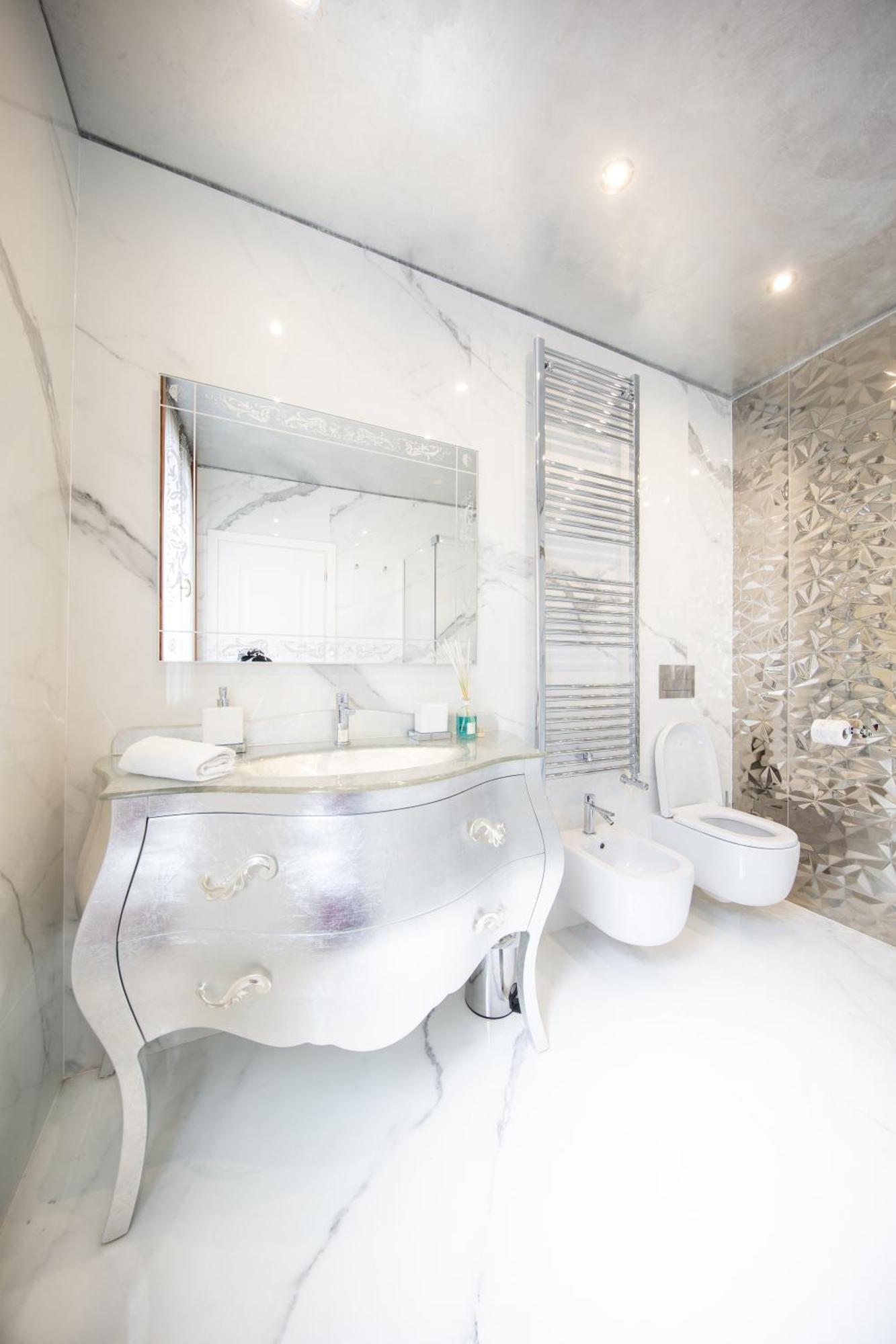 Do Leoni Apartament *